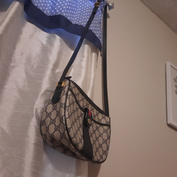 Gucci Bag - Picture 7 of 8